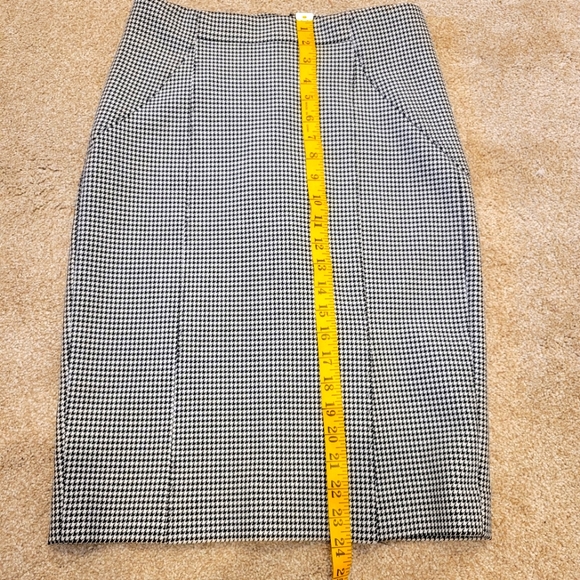 Banana Republic Houndstooth Pencil Skirt Size 0 - Picture 6 of 8